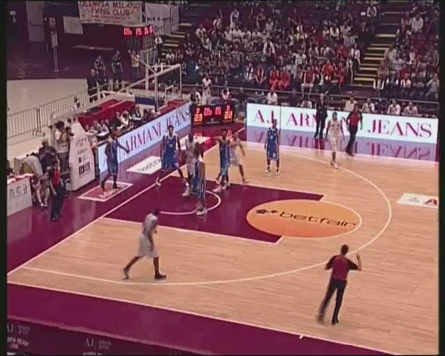 Playoff gara1: Armani Jeans Milano-Dinamo Sassari